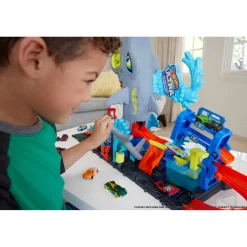 Hot Wheels City Ultra Shark Car Wash
