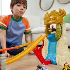 Hot Wheels Mario Kart Kong Island track set