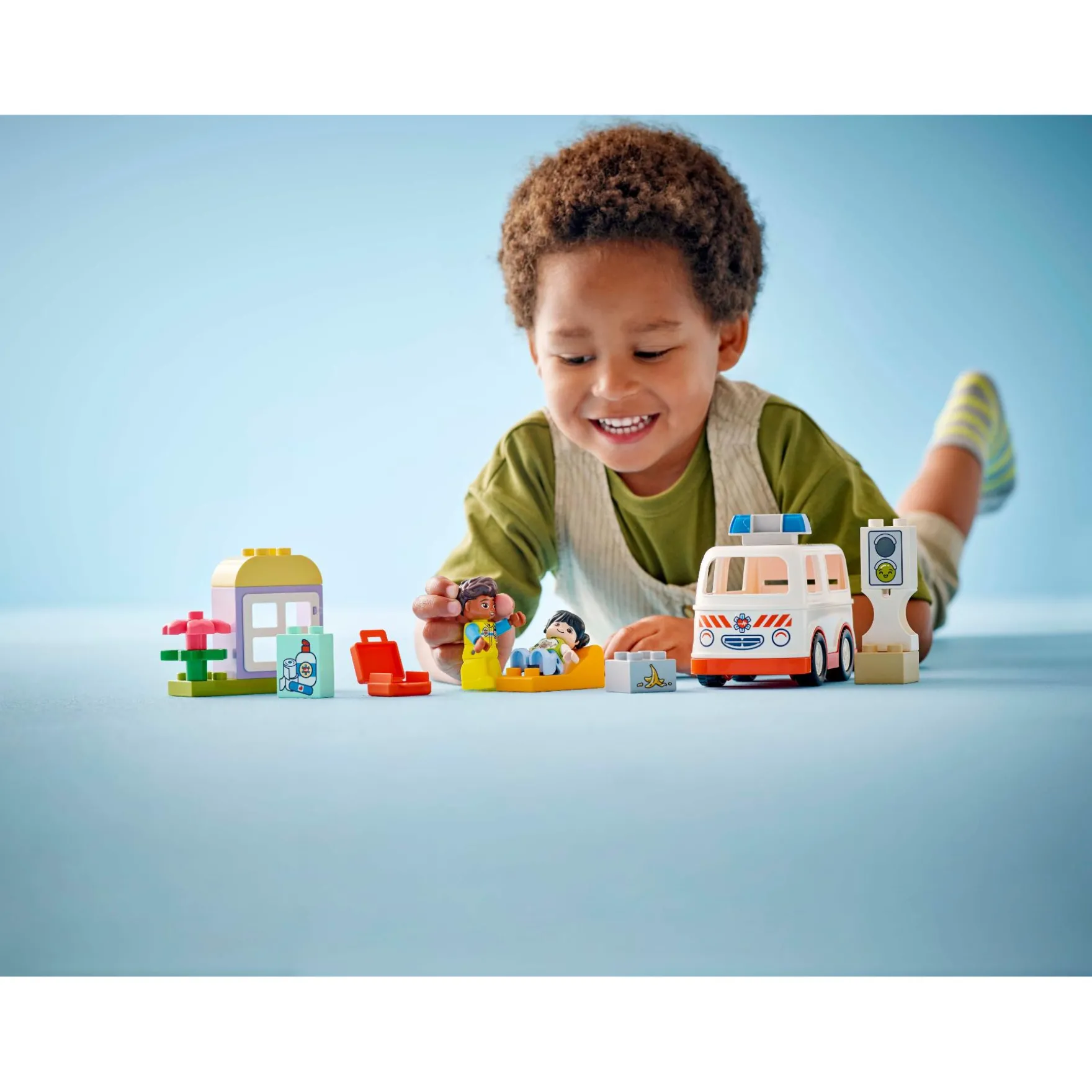 LEGO 10447 DUPLO Ambulance met chauffeur