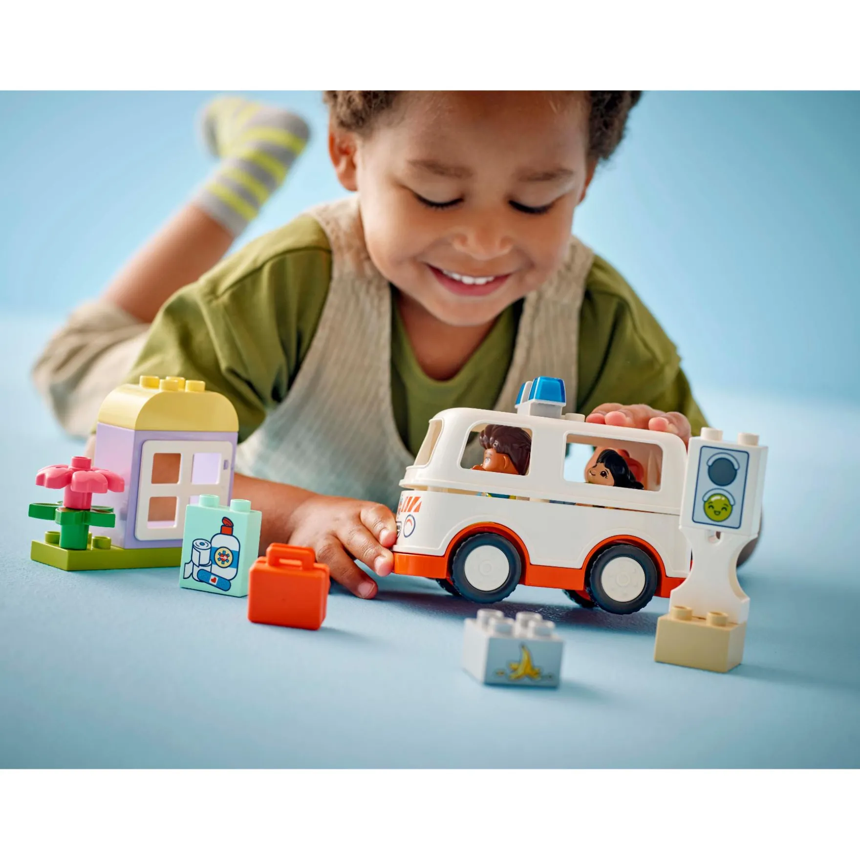 LEGO 10447 DUPLO Ambulance met chauffeur