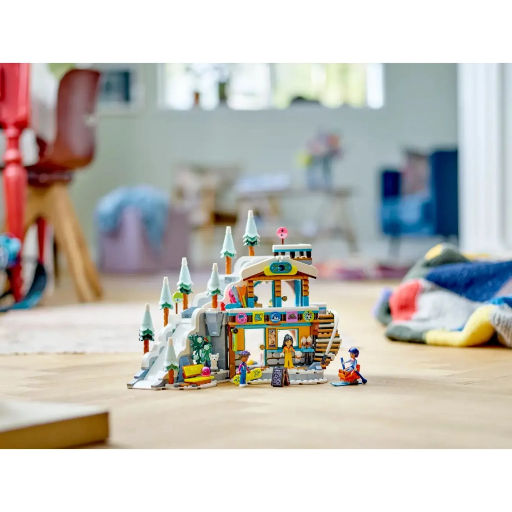 LEGO 41756 Friends Vakantie Skipiste En Café