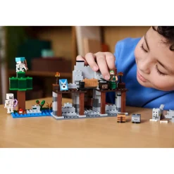 LEGO 21261 Minecraft De Wolvenburcht