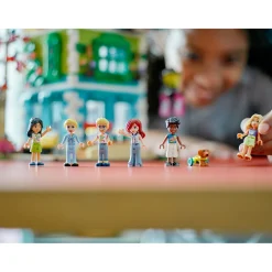 LEGO  Friends 41748 Heartlake City Buurtcentrum