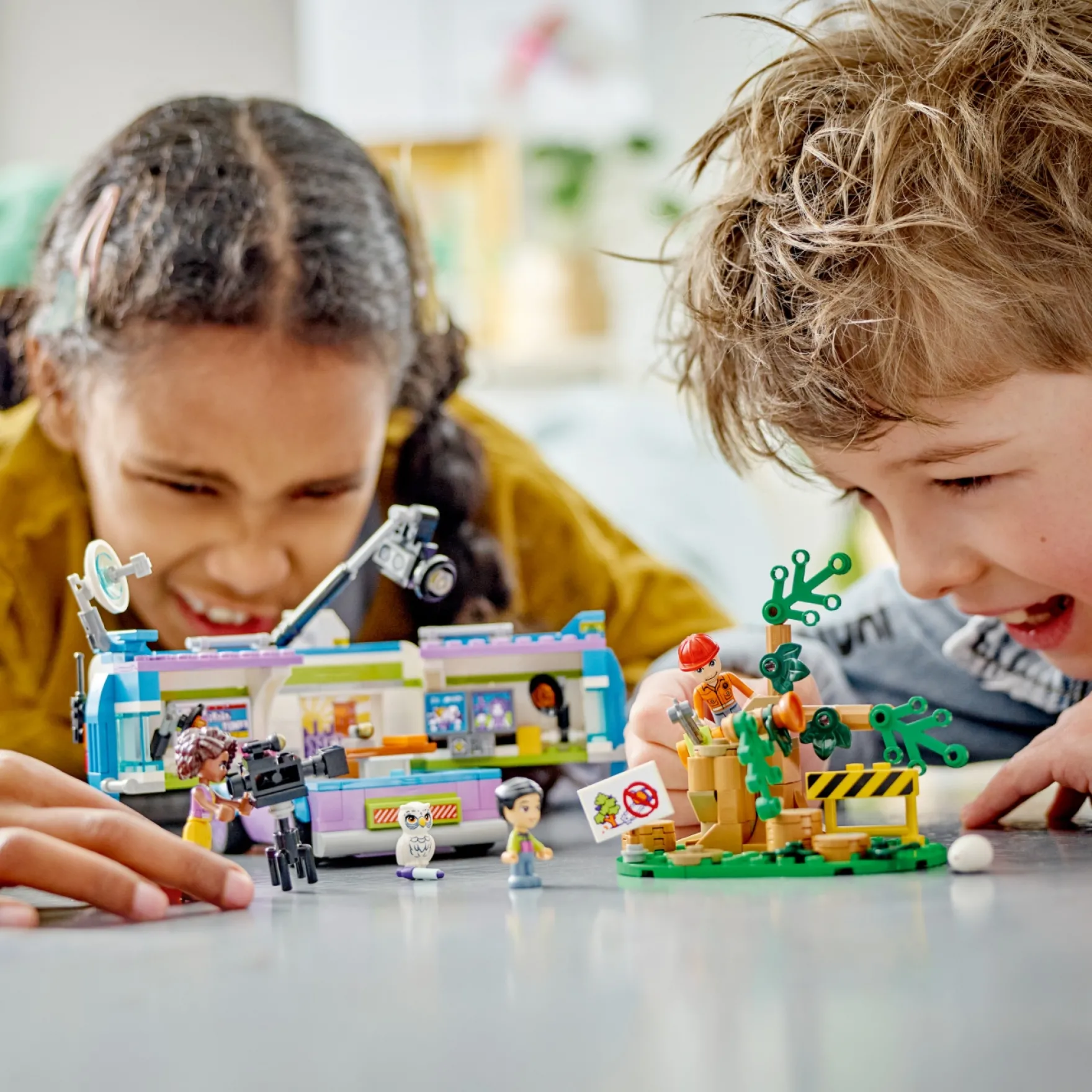 LEGO Friends 41749 Nieuwsbusje