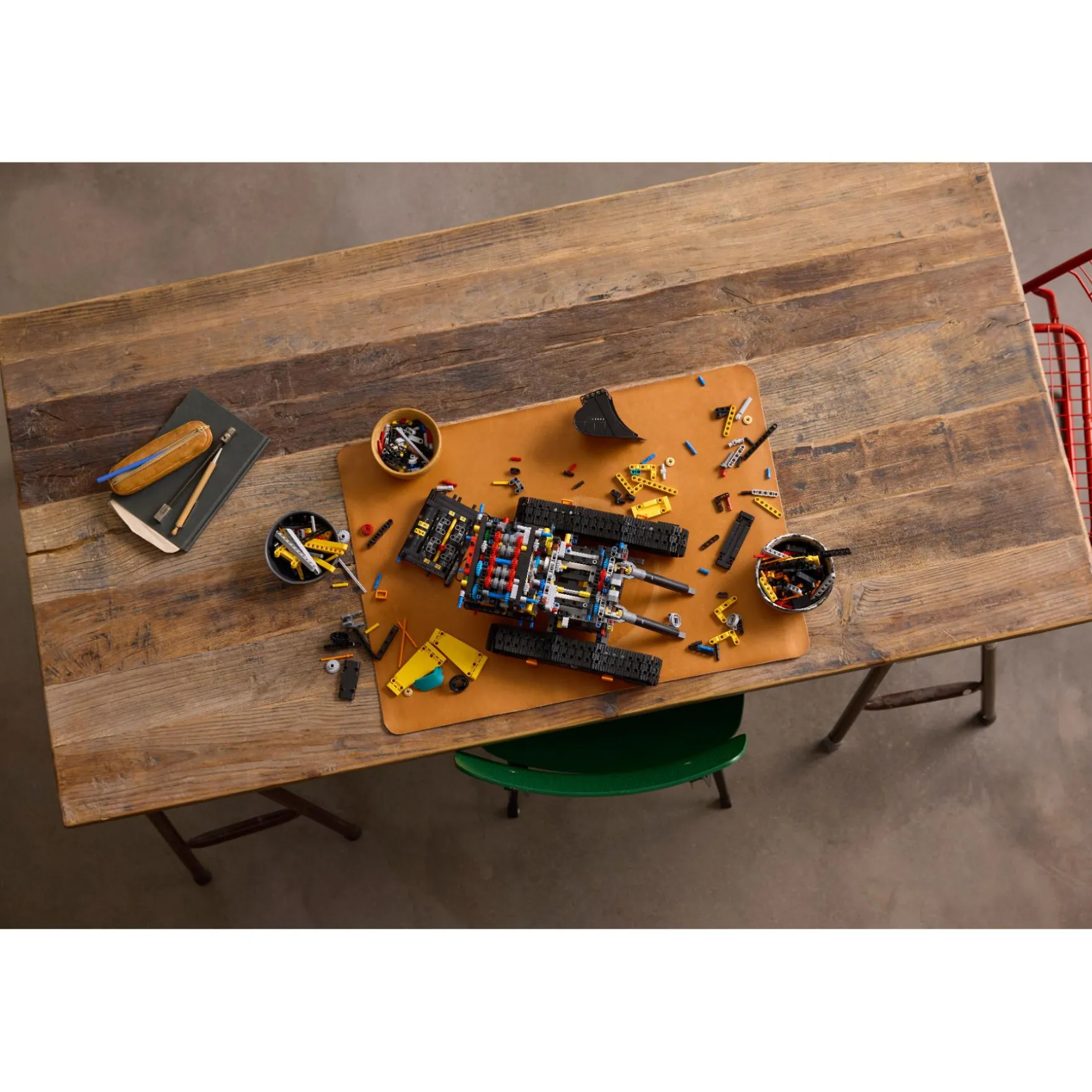 LEGO Technic 42215 Volvo EC500 Hybrid Graafmachine