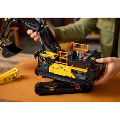 LEGO Technic 42215 Volvo EC500 Hybrid Graafmachine