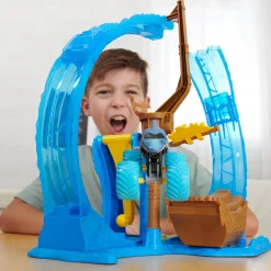 Monster Jam 1:64 Megalodon’s Loop of Doom Playset