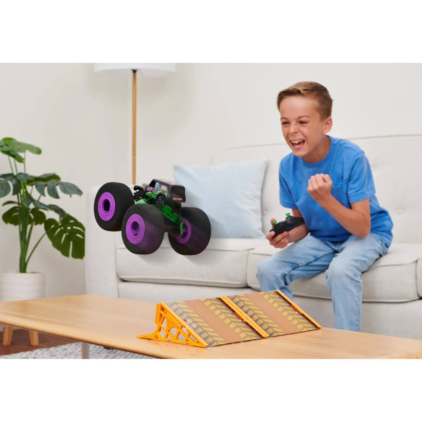 Monster Jam 1:15 Rc Ramp Champ Grave Digger