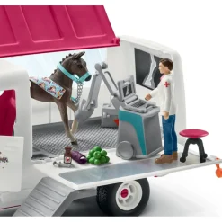 Schleich 72147 Bezoek van de dierenarts aan de stal