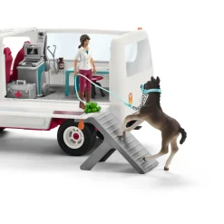 Schleich 42439 Mobiele Dierenarts met Hannoveraans veulen