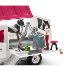 Schleich 42439 Mobiele Dierenarts met Hannoveraans veulen