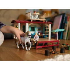 Schleich 42593 Woonwagen voor geheime club bijeenkomsten