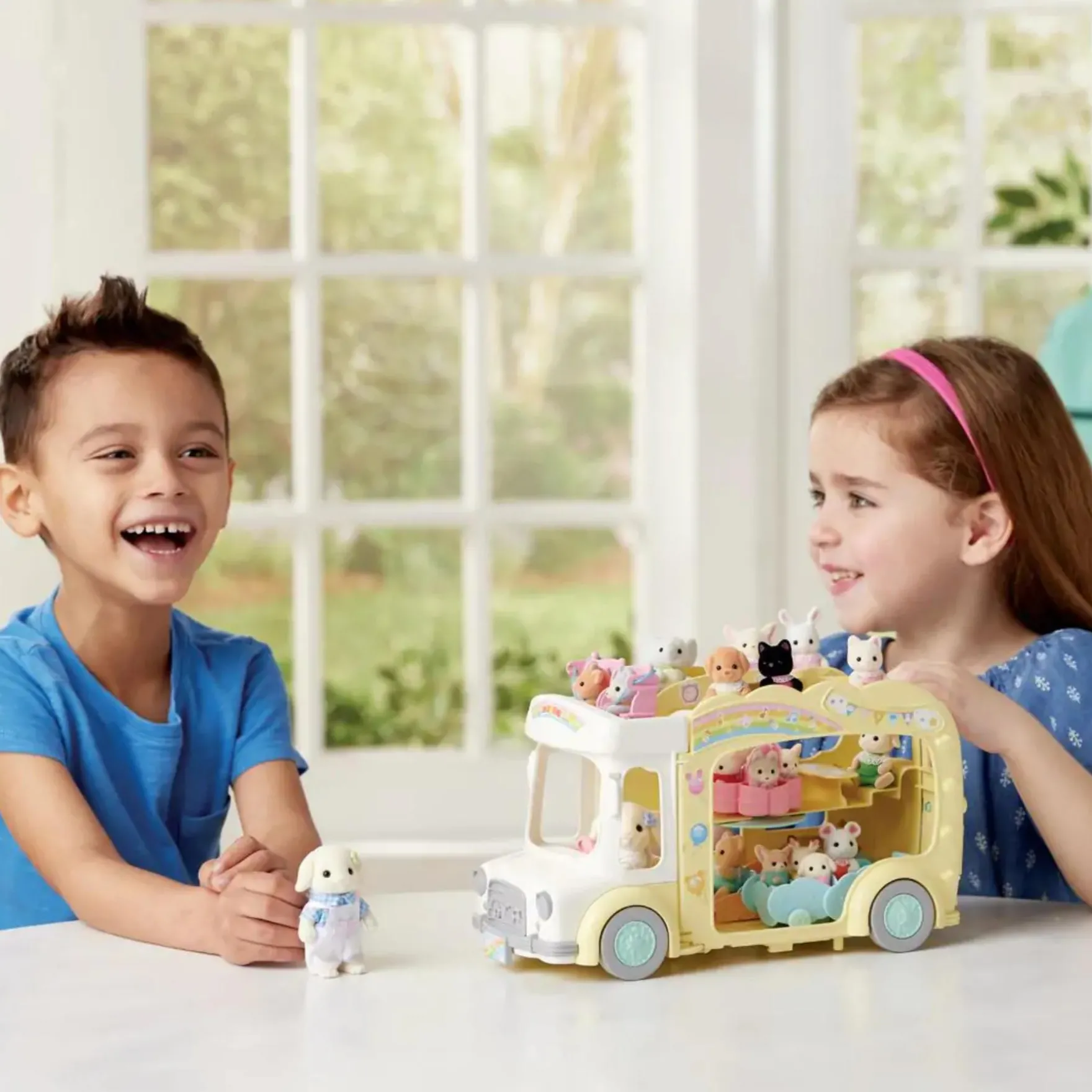 Sylvanian Families Regenboog Babybus