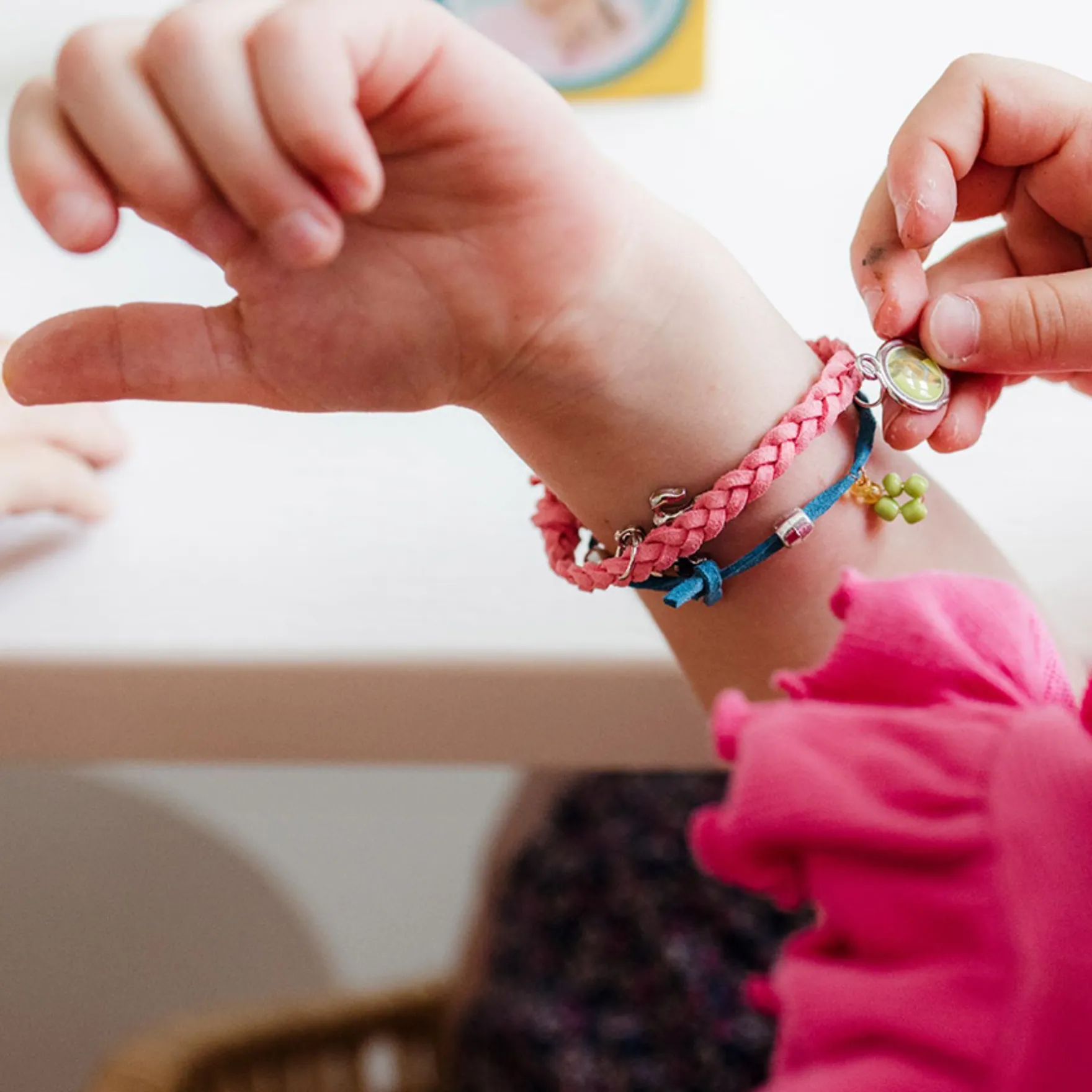 Totum Pretty pony armbanden met paardenbedeltjes